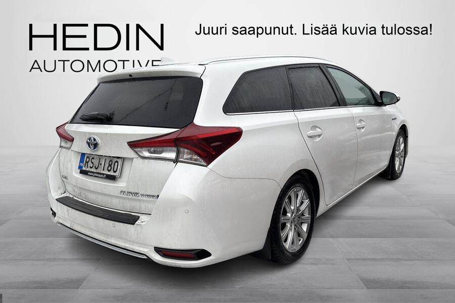 Toyota Auris vaihtoauto