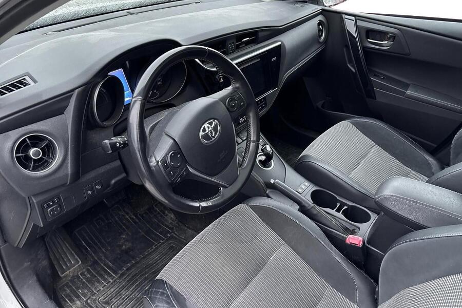 Toyota Auris vaihtoauto