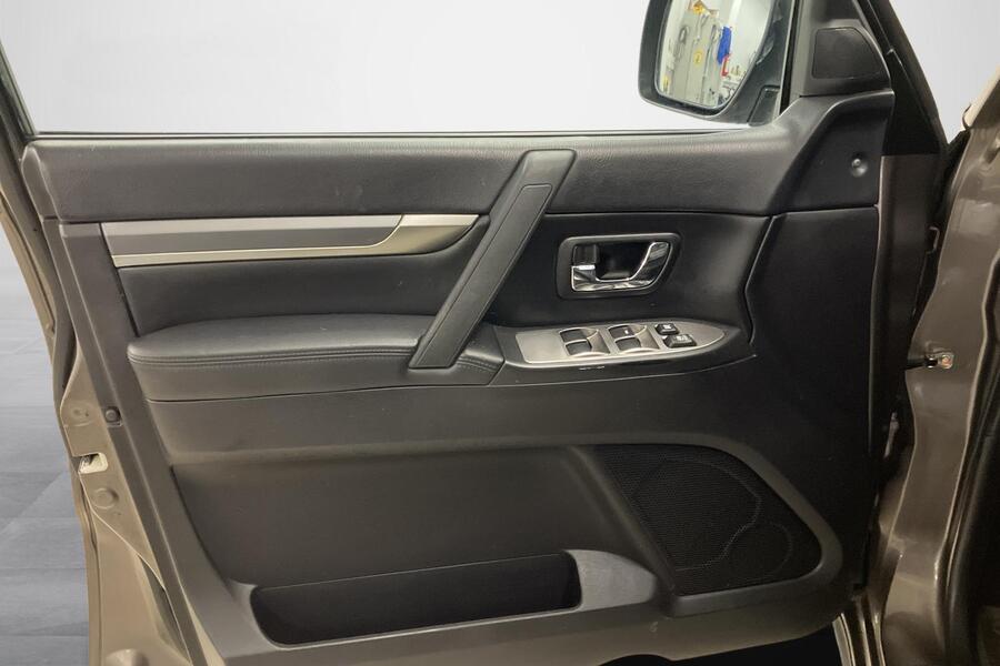 Mitsubishi Pajero vaihtoauto