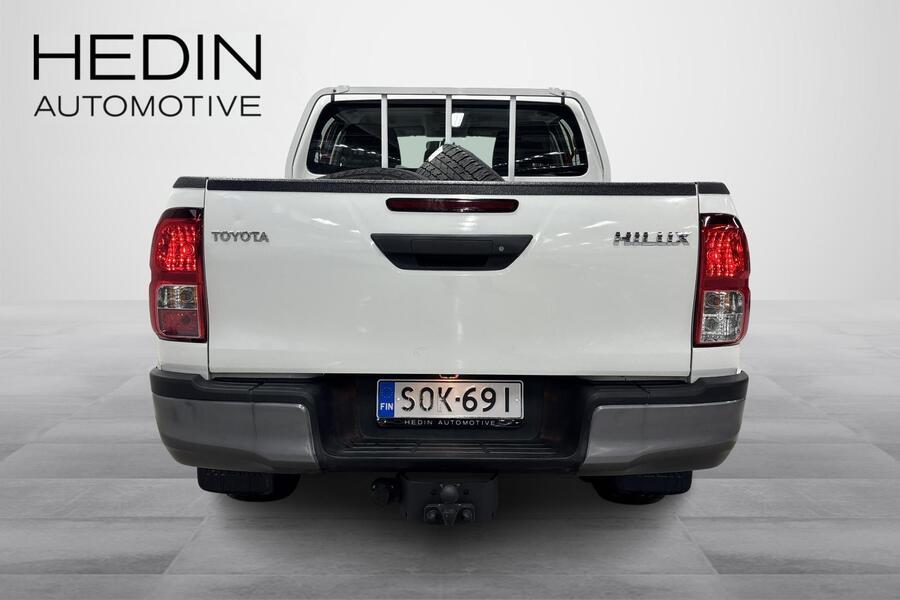 Toyota Hilux vaihtoauto