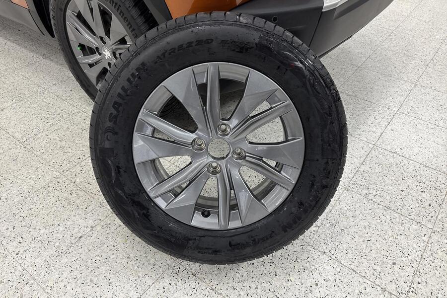 Peugeot e-2008 vaihtoauto