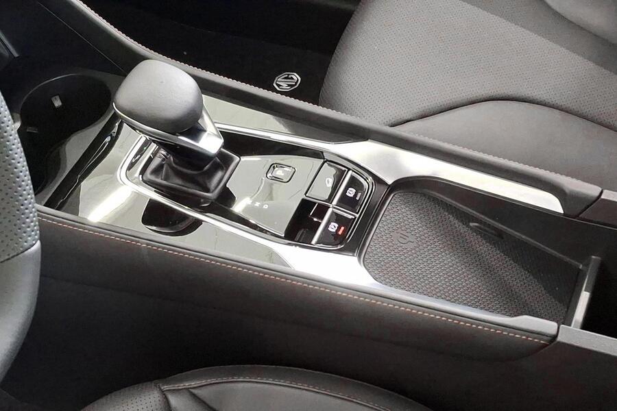 MG HS vaihtoauto