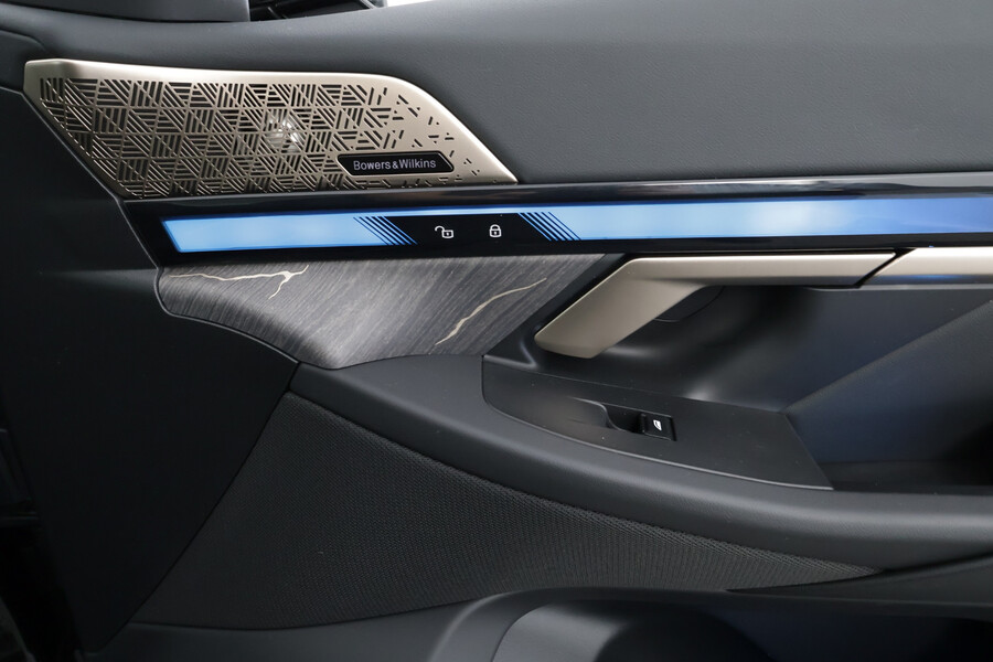 BMW i5 M60 vaihtoauto