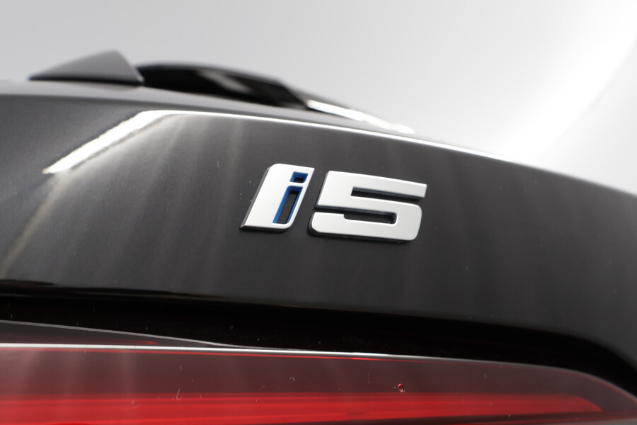 BMW i5 M60 vaihtoauto