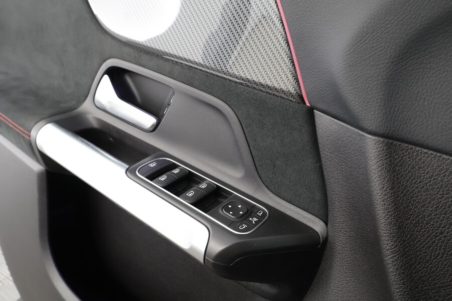 Mercedes-Benz GLB vaihtoauto