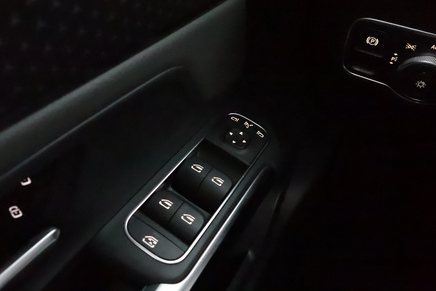 Mercedes-Benz EQB vaihtoauto