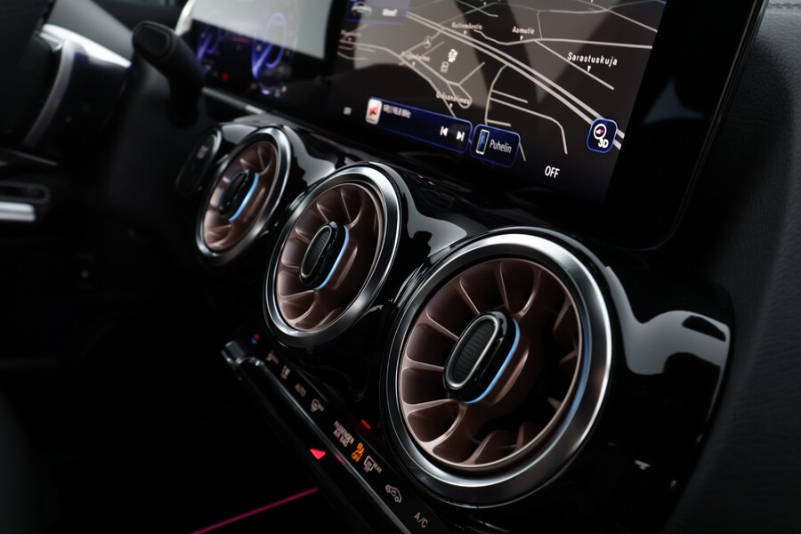 Mercedes-Benz EQA vaihtoauto