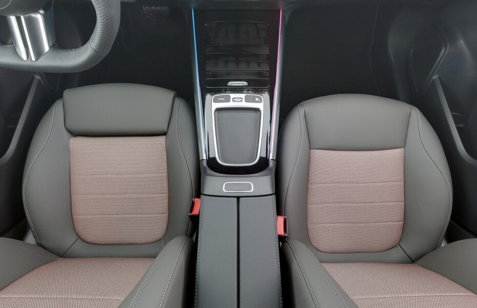 Mercedes-Benz EQA vaihtoauto