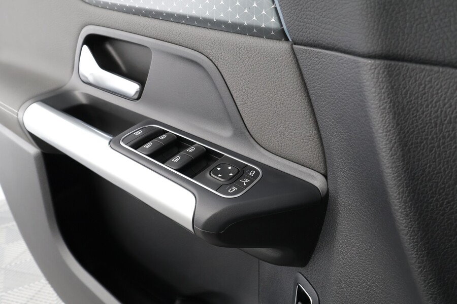 Mercedes-Benz EQA vaihtoauto