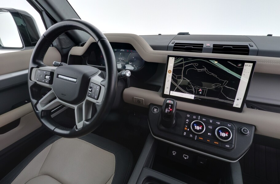 Land Rover Defender vaihtoauto