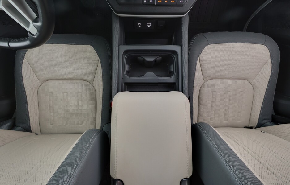 Land Rover Defender vaihtoauto