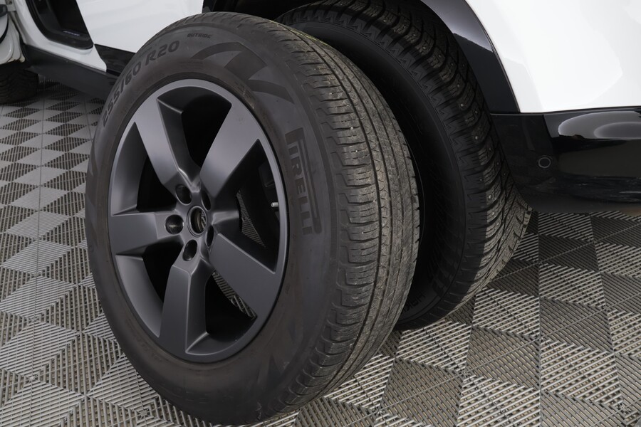 Land Rover Defender vaihtoauto