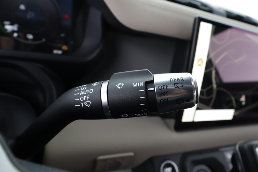 Land Rover Defender vaihtoauto