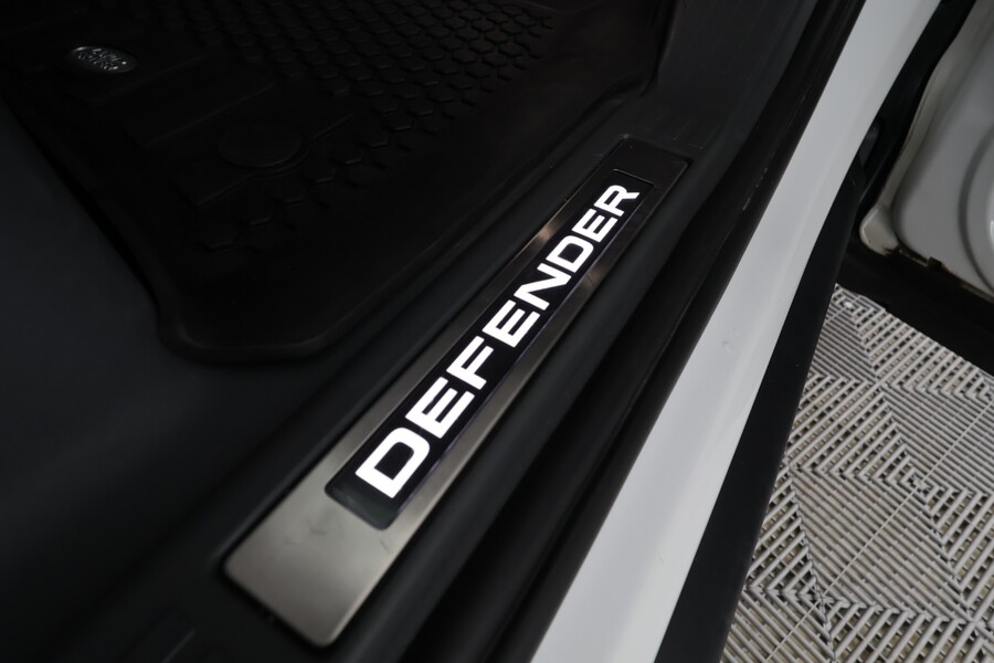 Land Rover Defender vaihtoauto