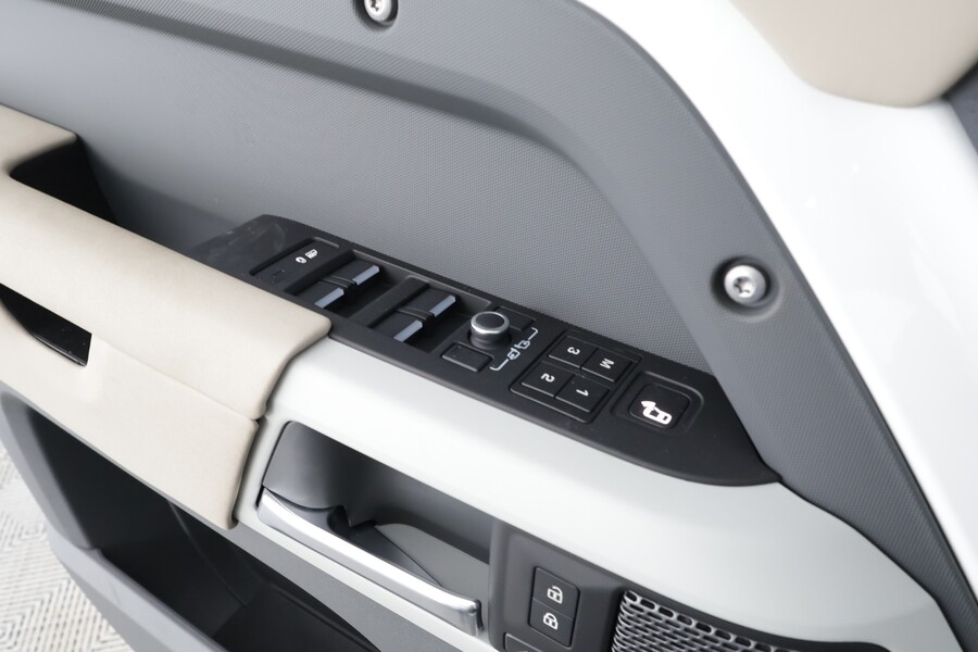 Land Rover Defender vaihtoauto