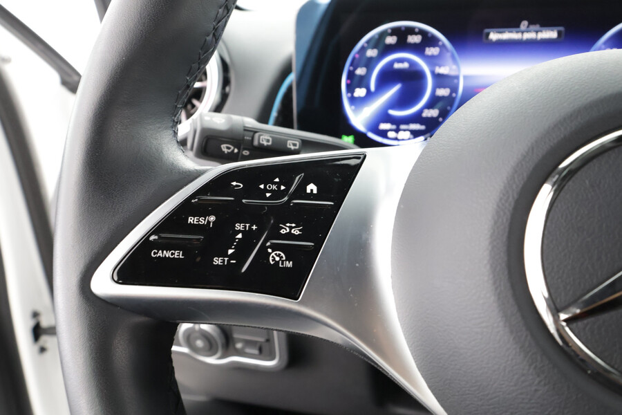 Mercedes-Benz EQB vaihtoauto