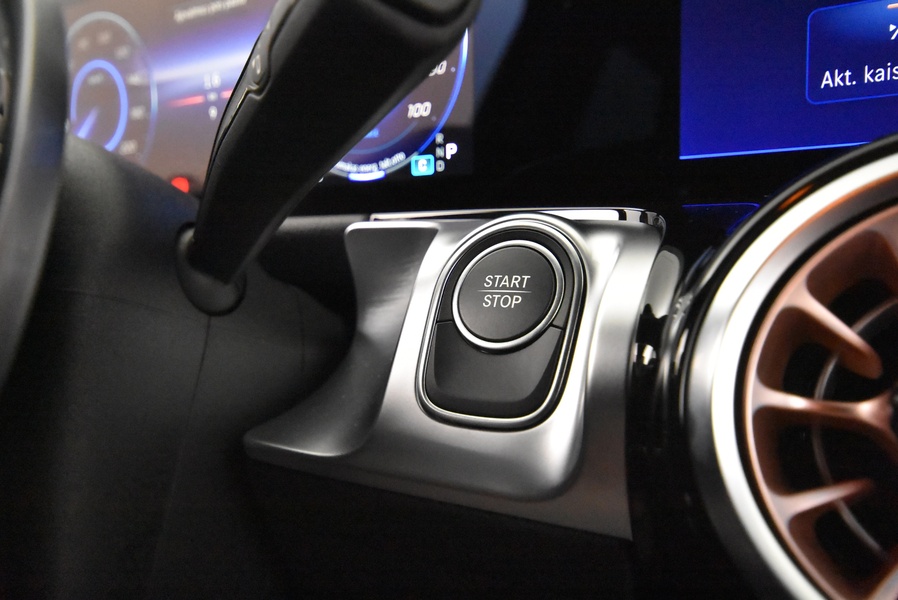 Mercedes-Benz EQB vaihtoauto