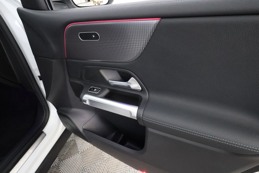 Mercedes-Benz EQB vaihtoauto