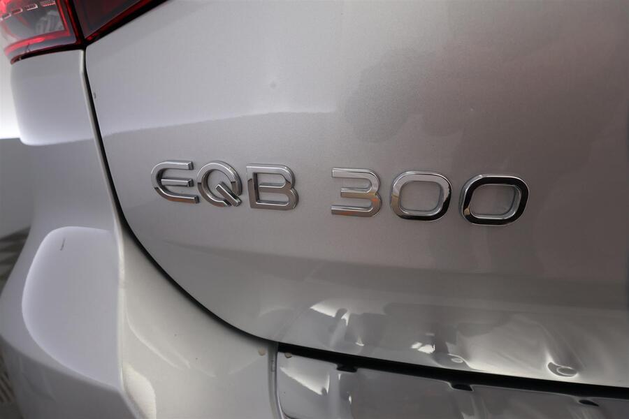 Mercedes-Benz EQB vaihtoauto