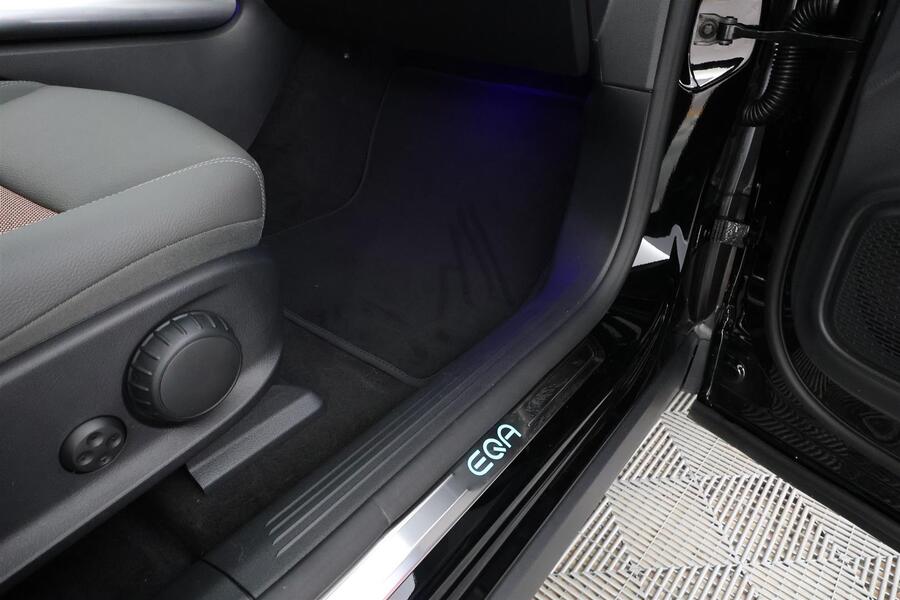 Mercedes-Benz EQA vaihtoauto