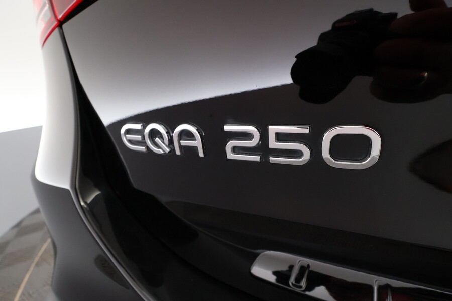 Mercedes-Benz EQA vaihtoauto