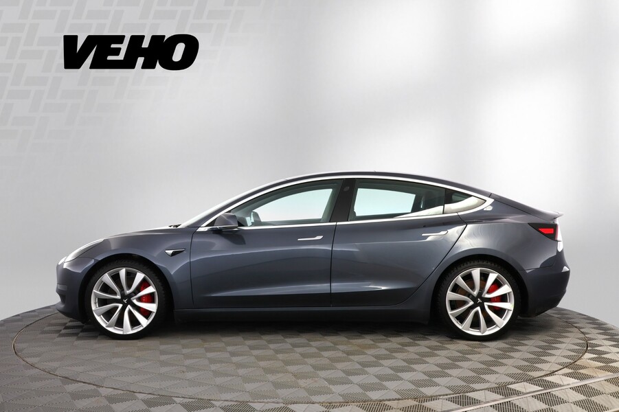 Tesla Model 3 vaihtoauto