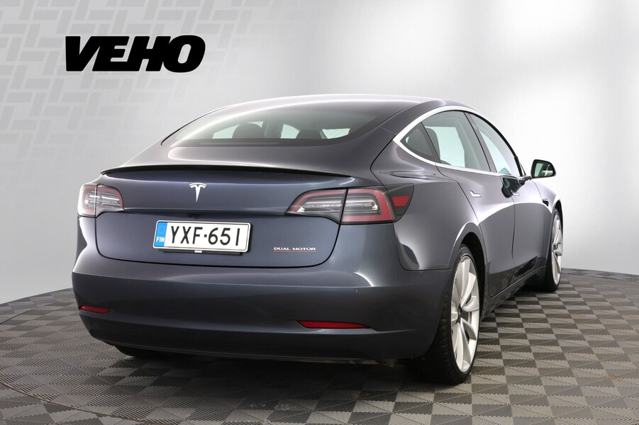 Tesla Model 3 vaihtoauto