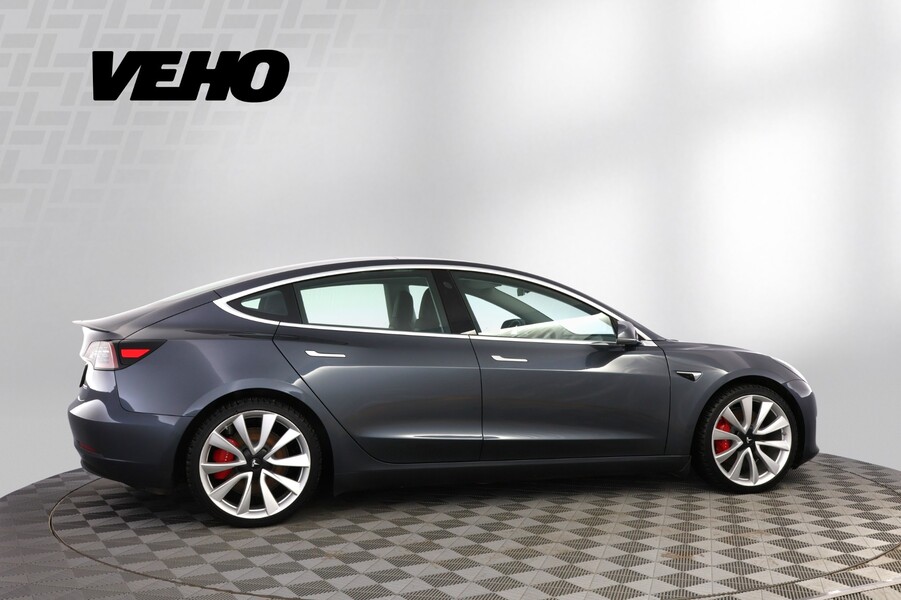 Tesla Model 3 vaihtoauto