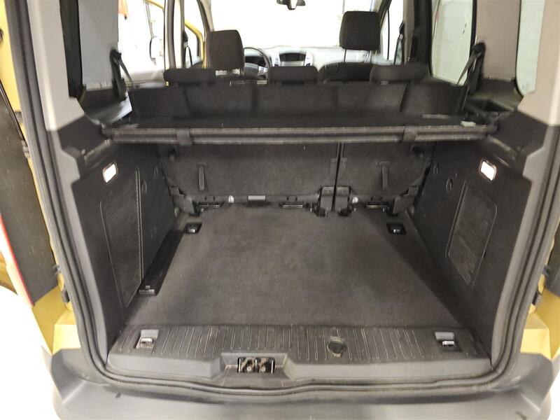 Ford Tourneo Connect vaihtoauto