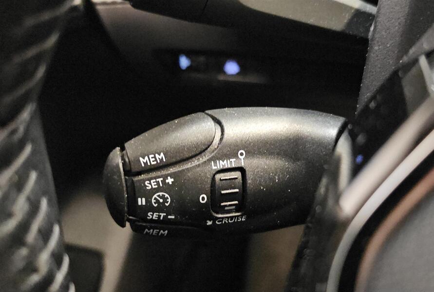 Peugeot e-208 vaihtoauto