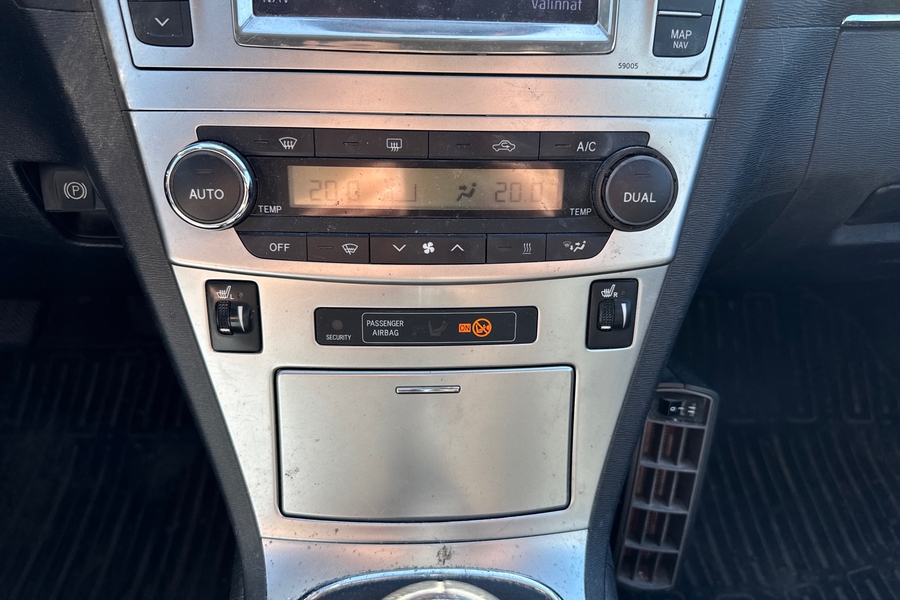 Toyota Avensis vaihtoauto