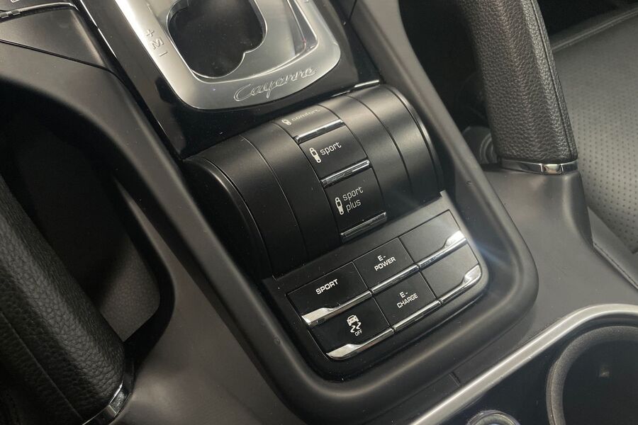 Porsche Cayenne vaihtoauto