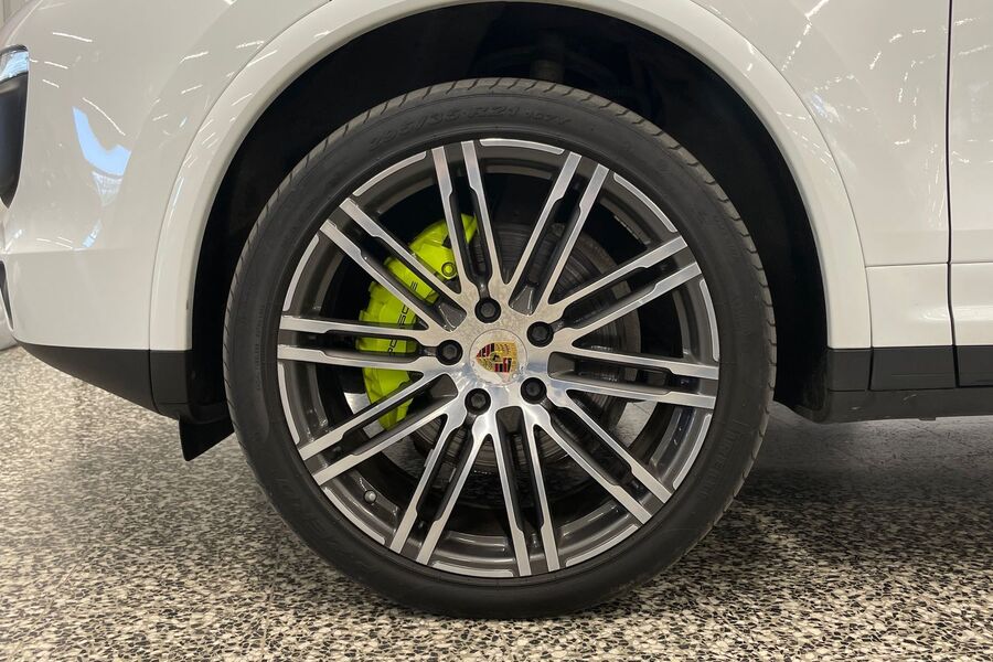 Porsche Cayenne vaihtoauto