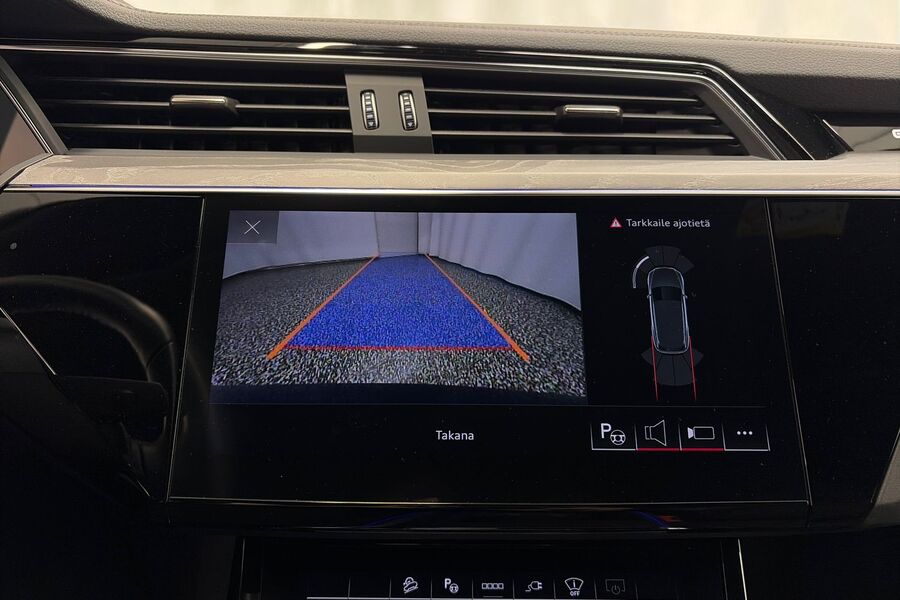 Audi Q8 e-tron vaihtoauto