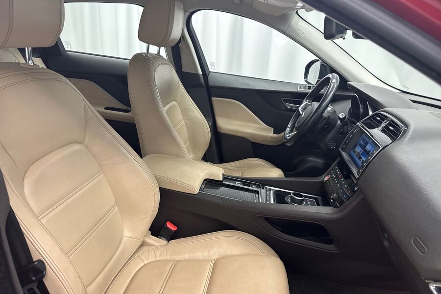 Jaguar F-PACE vaihtoauto