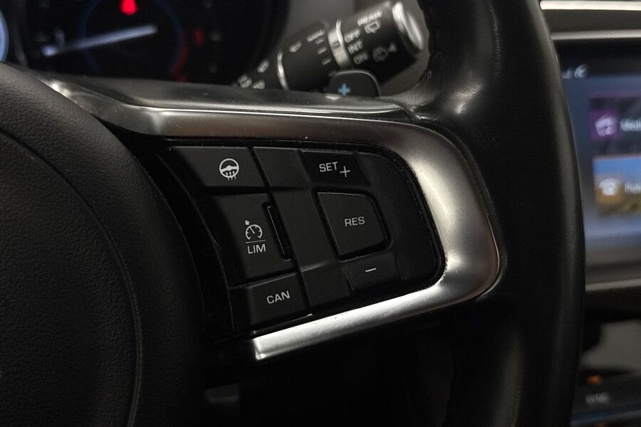 Jaguar F-PACE vaihtoauto