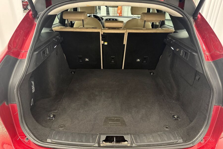 Jaguar F-PACE vaihtoauto