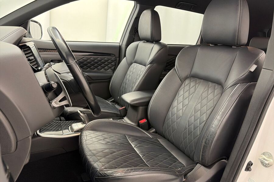 Mitsubishi Outlander PHEV vaihtoauto