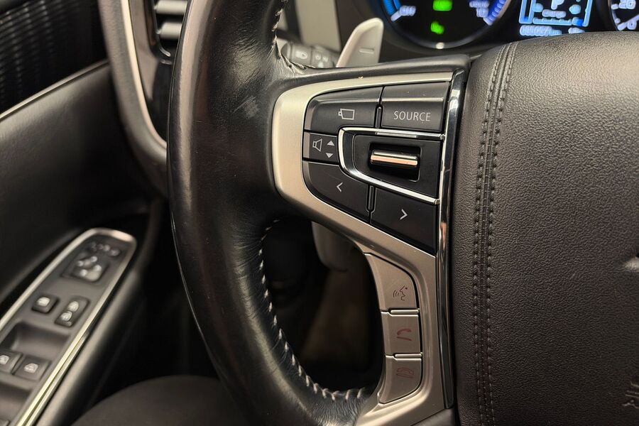 Mitsubishi Outlander PHEV vaihtoauto