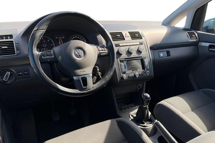 Volkswagen Touran vaihtoauto