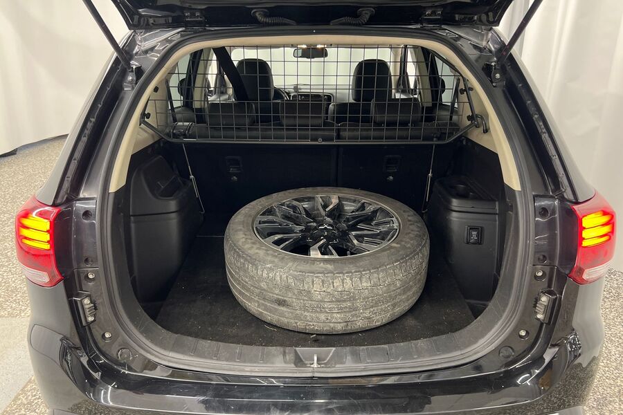 Mitsubishi Outlander PHEV vaihtoauto