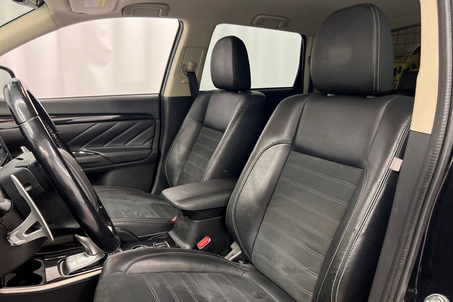 Mitsubishi Outlander PHEV vaihtoauto