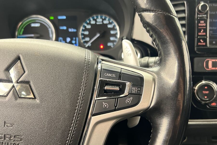 Mitsubishi Outlander PHEV vaihtoauto