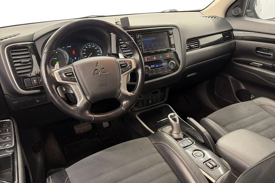 Mitsubishi Outlander PHEV vaihtoauto
