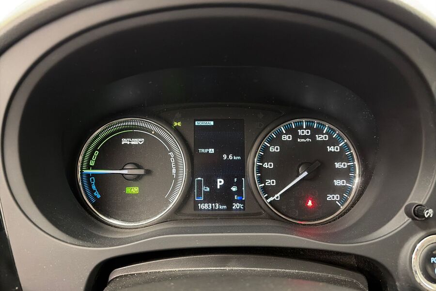 Mitsubishi Outlander PHEV vaihtoauto