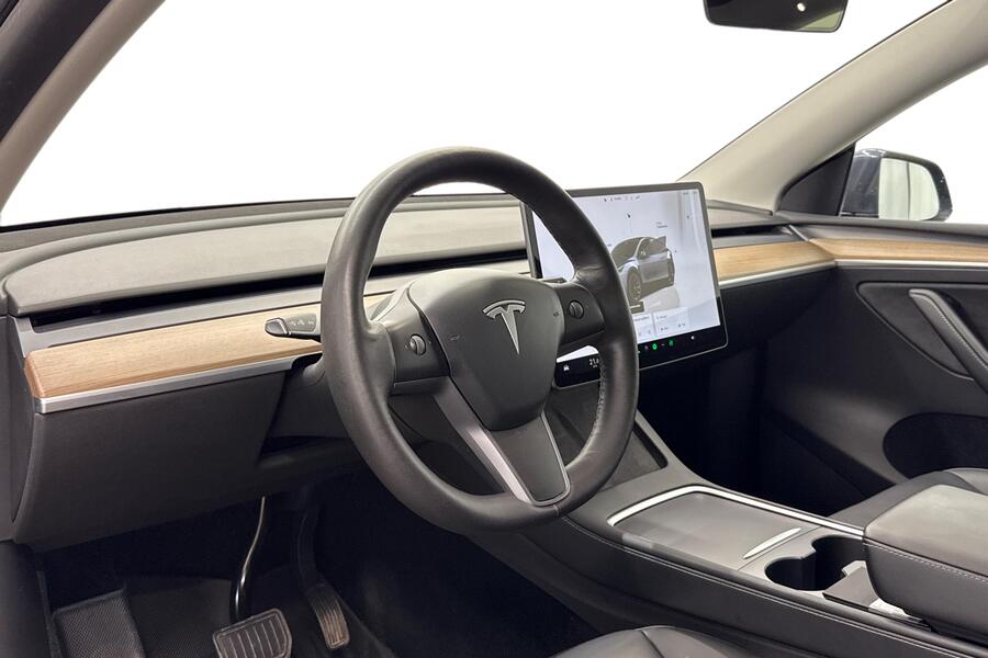 Tesla Model Y vaihtoauto
