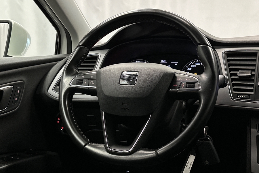 SEAT Leon Sportstourer vaihtoauto