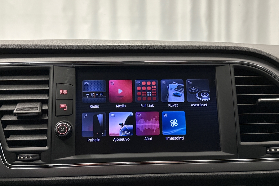 SEAT Leon Sportstourer vaihtoauto