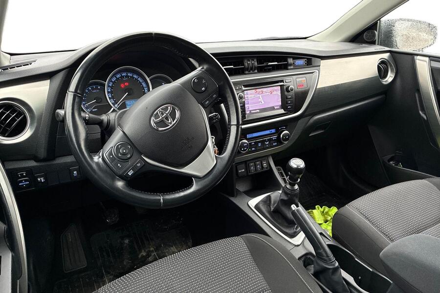 Toyota Auris vaihtoauto