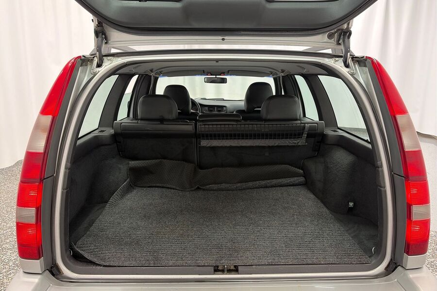 Volvo V70 vaihtoauto